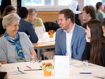 Staatssekretär Pröll beim #GemeinsamDigital Schulbesuch